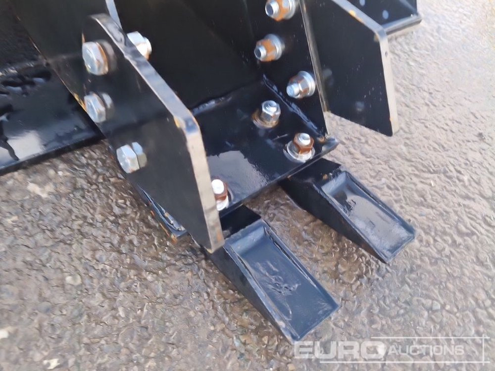 Accessoire pour Pelle Unused JPC Hydraulic Breaker, 32" Ditching Bucket, 8" Digging Bucket to suit Mini Excavator: photos 6 Accessoire pour Pelle Unused JPC Hydraulic Breaker, 32" Ditching Bucket, 8" Digging Bucket to suit Mini Excavator: photos 6