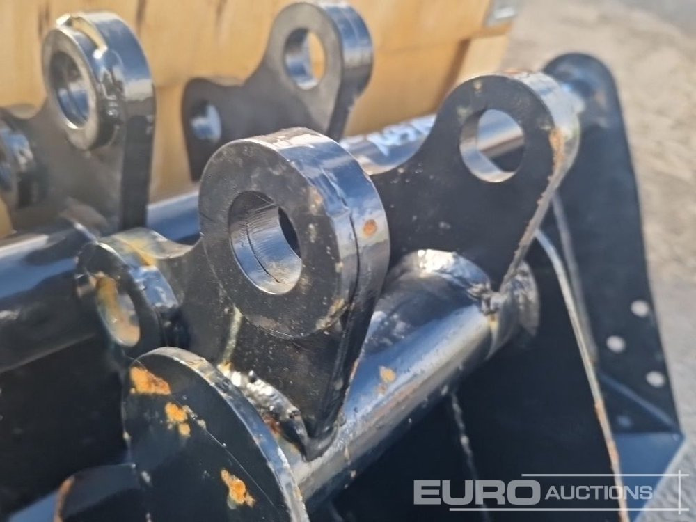 Accessoire pour Pelle Unused JPC Hydraulic Breaker, 32" Ditching Bucket, 8" Digging Bucket to suit Mini Excavator: photos 7 Accessoire pour Pelle Unused JPC Hydraulic Breaker, 32" Ditching Bucket, 8" Digging Bucket to suit Mini Excavator: photos 7