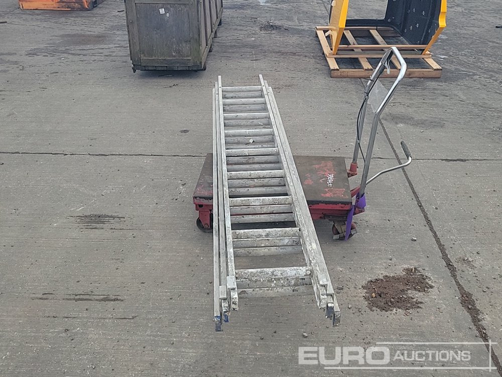 Matériel de chantier Aluminium Ladders, Material Trolley: photos 6