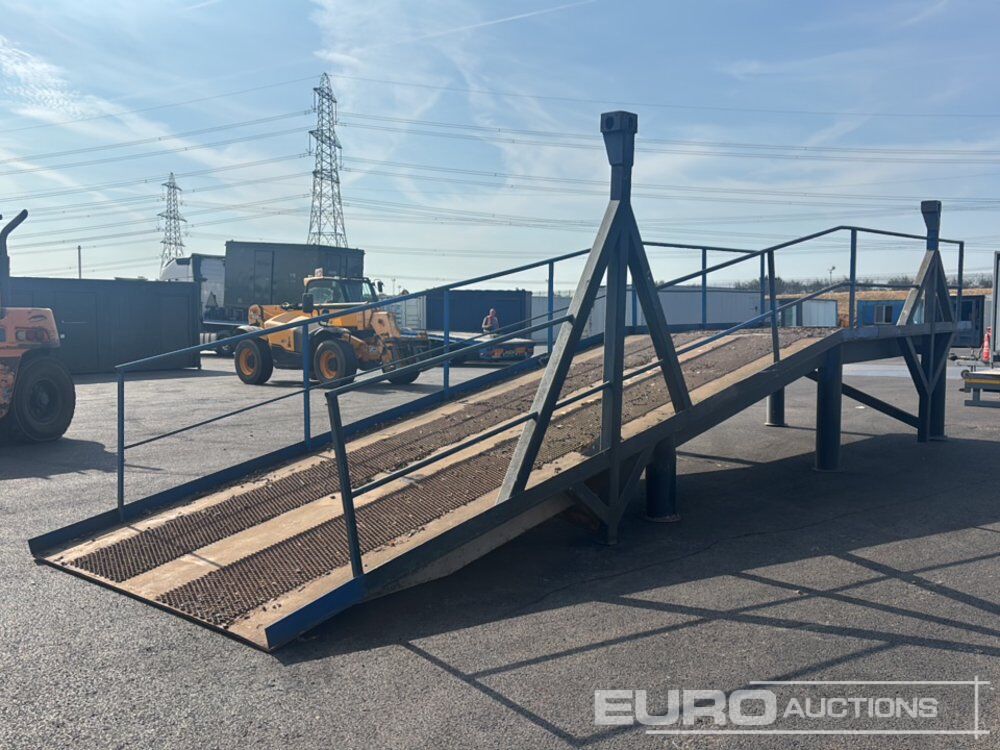30' x 8' Loading Ramp - Autre matériel: photos 5 30' x 8' Loading Ramp - Autre matériel: photos 5