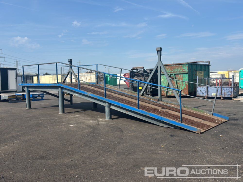 30' x 8' Loading Ramp - Autre matériel: photos 3 30' x 8' Loading Ramp - Autre matériel: photos 3