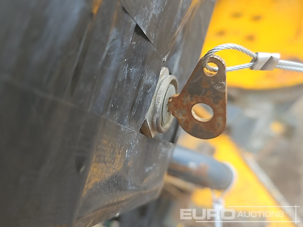 Mini tombereau Bedford 3 Ton Swivel Skip Dumper, Roll Bar: photos 44