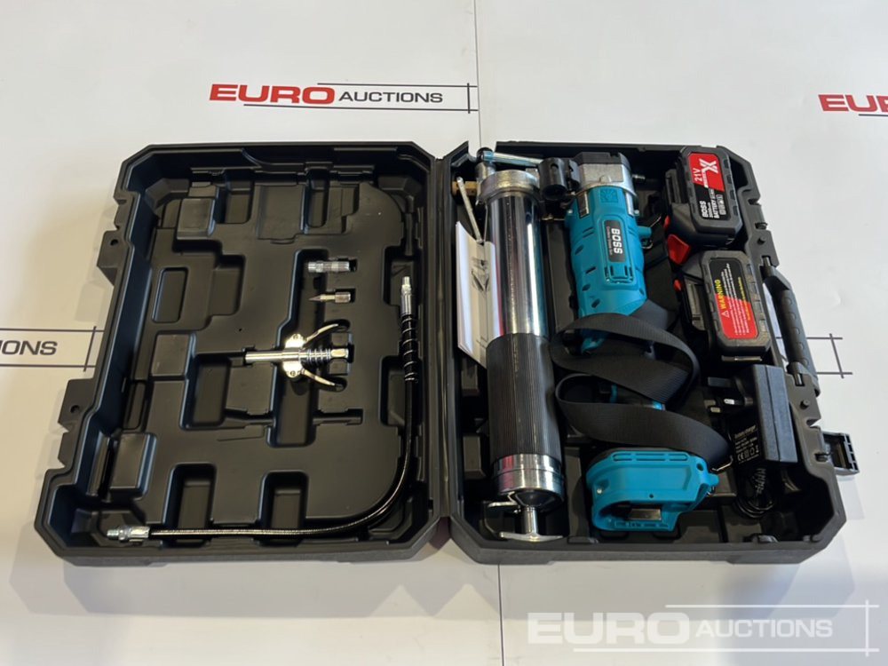 Boss 21 Volt Lithium Battery Cordless Grease Gun, 2 Batteries, Charger, Case, Shoulder Strap, Extension Pieces and Fittings - Matériel de chantier: photos 2 Boss 21 Volt Lithium Battery Cordless Grease Gun, 2 Batteries, Charger, Case, Shoulder Strap, Extension Pieces and Fittings - Matériel de chantier: photos 2