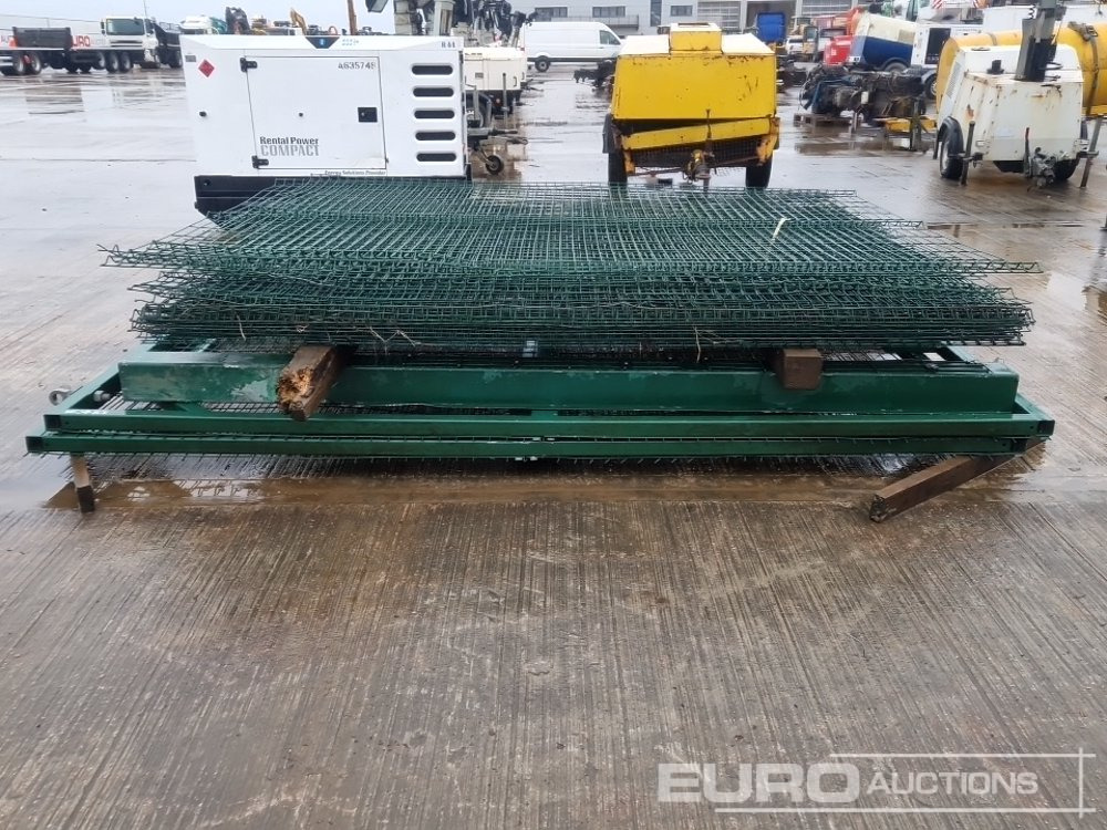 Bundle of Galvanised Fencing & Gate - Matériel de chantier: photos 4 Bundle of Galvanised Fencing & Gate - Matériel de chantier: photos 4