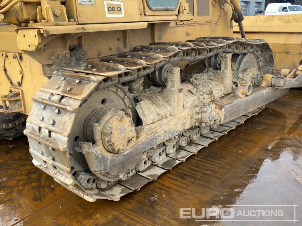 Bulldozer CAT D6D: photos 17 Bulldozer CAT D6D: photos 17