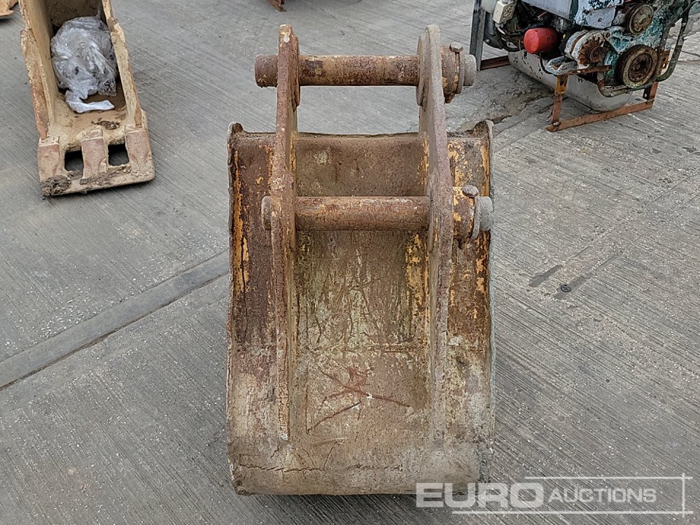 Case 24" Digging Bucket 65mm Pin to suit 13 Ton Excavator - Godet: photos 4 Case 24" Digging Bucket 65mm Pin to suit 13 Ton Excavator - Godet: photos 4