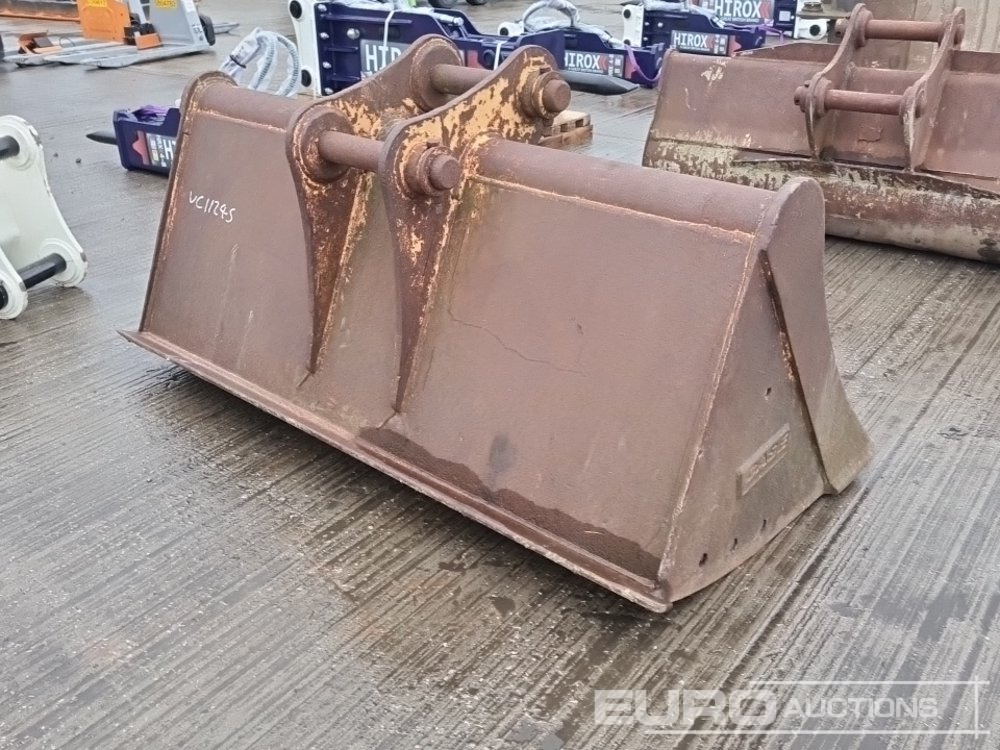 Case 72" Ditching Bucket 65mm Pin to suit 13 Ton Excavator - Godet: photos 5 Case 72" Ditching Bucket 65mm Pin to suit 13 Ton Excavator - Godet: photos 5