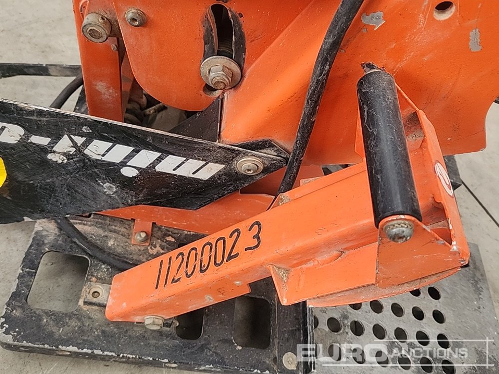 Clipper Norton Mini Clipper 110 Volt Chop Saw - Matériel de chantier: photos 5 Clipper Norton Mini Clipper 110 Volt Chop Saw - Matériel de chantier: photos 5