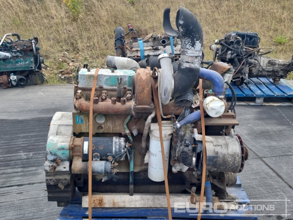 Cummins 6 Cylinder Engine - Moteur: photos 2 Cummins 6 Cylinder Engine - Moteur: photos 2