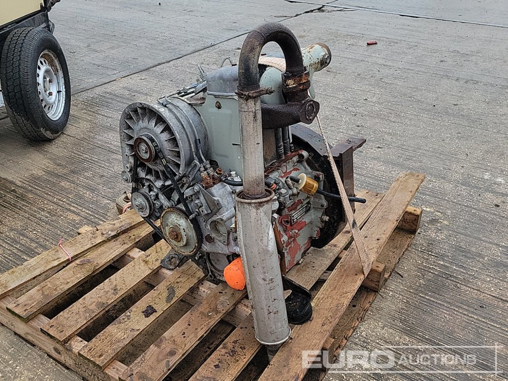 Deutz 2 Cylinder Engine - Moteur: photos 1 Deutz 2 Cylinder Engine - Moteur: photos 1