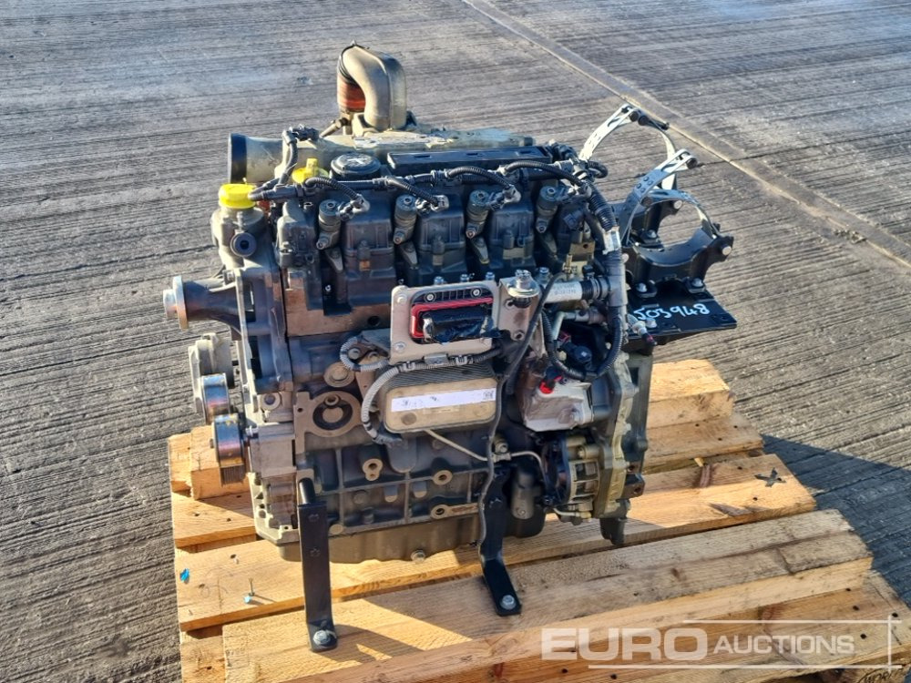 Deutz 4 Cylinder Engine - Moteur: photos 2 Deutz 4 Cylinder Engine - Moteur: photos 2