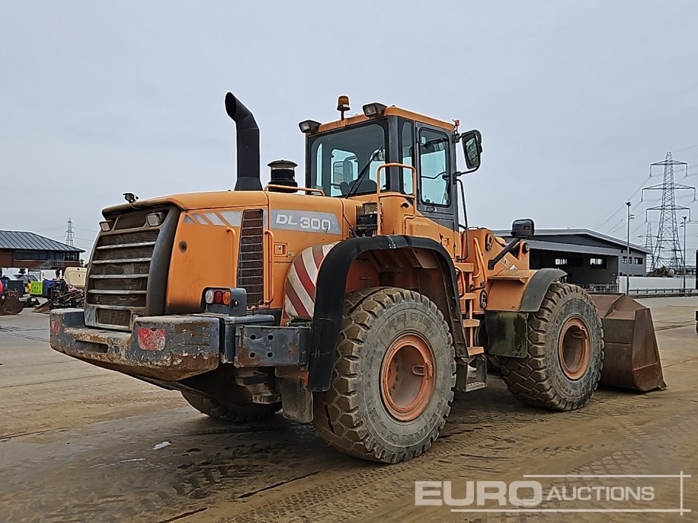 Doosan DL300 - Chargeuse sur pneus: photos 5 Doosan DL300 - Chargeuse sur pneus: photos 5