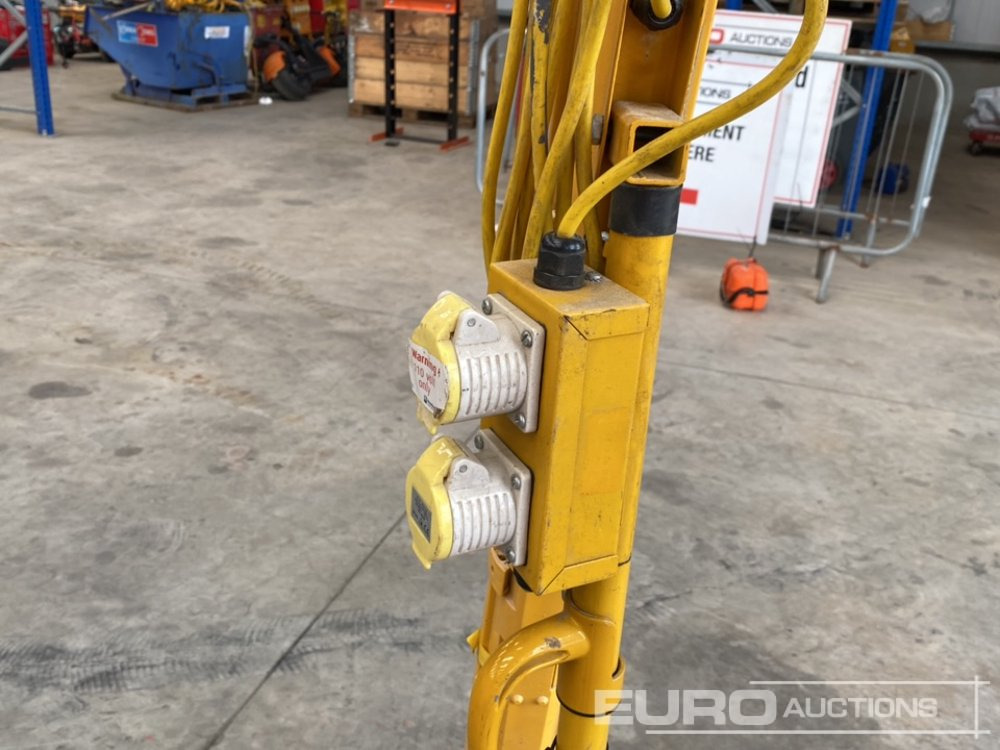 Matériel de chantier Elite 110 Volt LED Tripod Work Light (2 of): photos 14