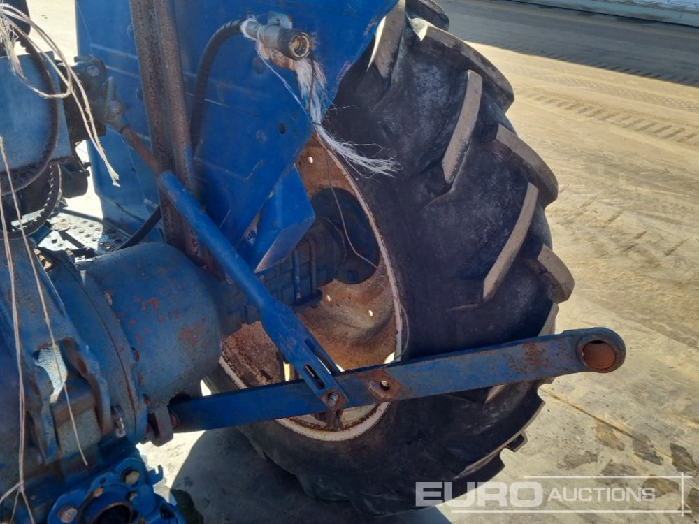 Tracteur agricole Ford 4100: photos 14