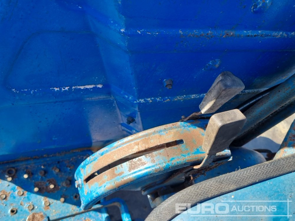 Tracteur agricole Ford 4100: photos 27