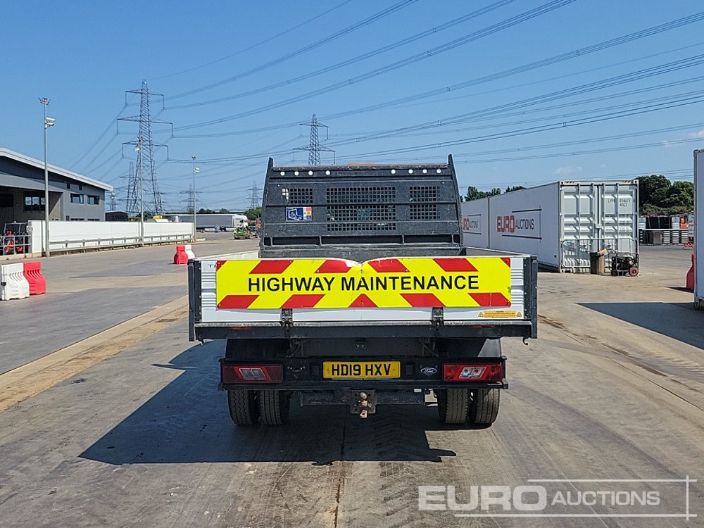Ford Transit - Utilitaire benne: photos 4 Ford Transit - Utilitaire benne: photos 4