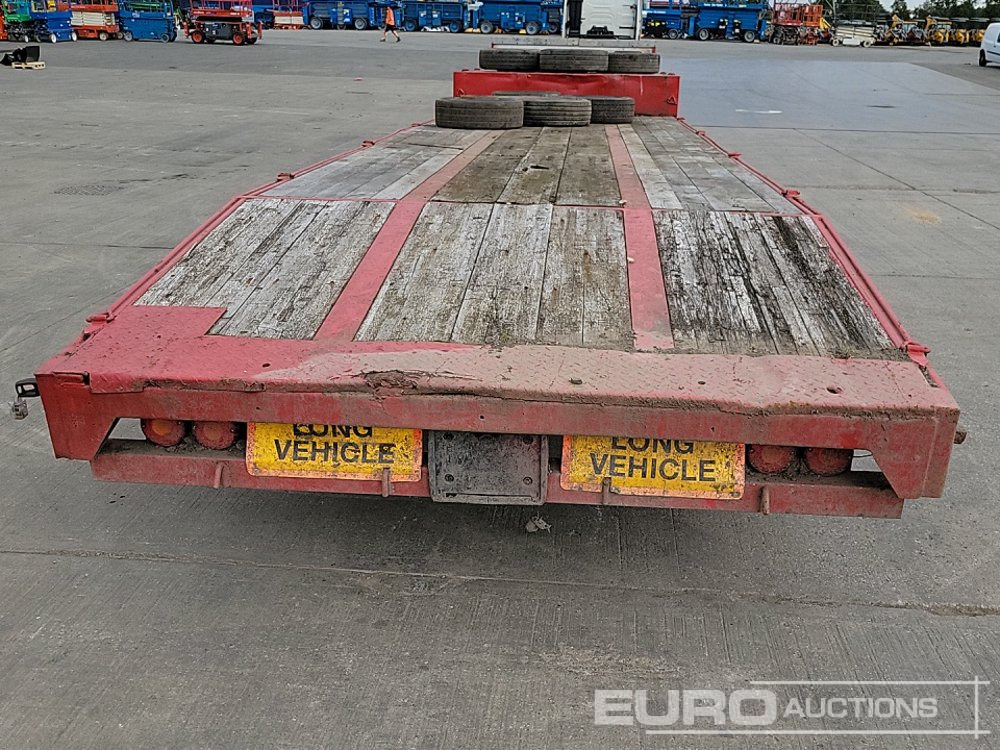 Fruehauf Tri Axle Step Frame Low Loader Trailer - Semi-remorque surbaissé: photos 4 Fruehauf Tri Axle Step Frame Low Loader Trailer - Semi-remorque surbaissé: photos 4