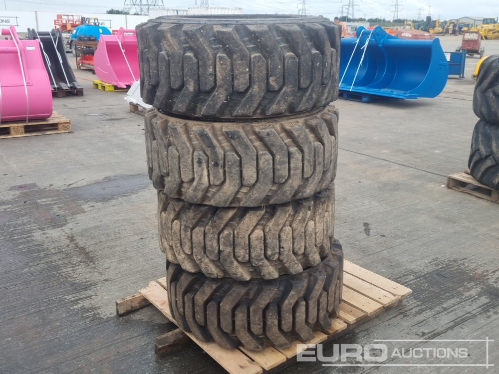 Galaxy R4 12-16.5 Tyre (4 of) - Pneu: photos 1 Galaxy R4 12-16.5 Tyre (4 of) - Pneu: photos 1