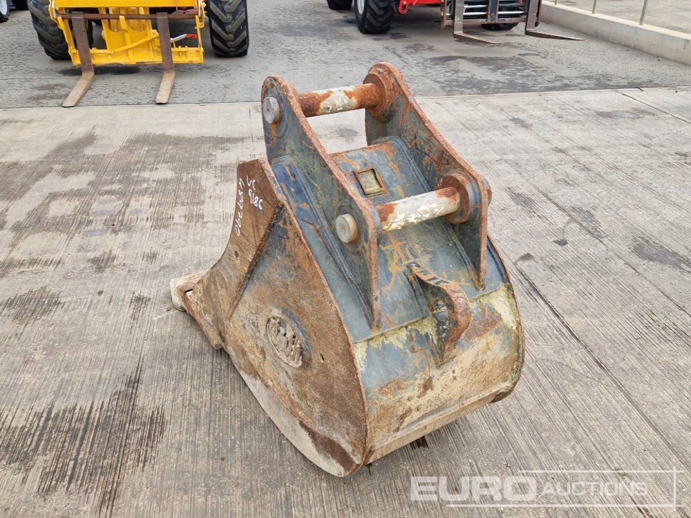 Geith 24" Digging Bucket 65mm Pin to suit 13 Ton Excavator - Godet: photos 2 Geith 24" Digging Bucket 65mm Pin to suit 13 Ton Excavator - Godet: photos 2