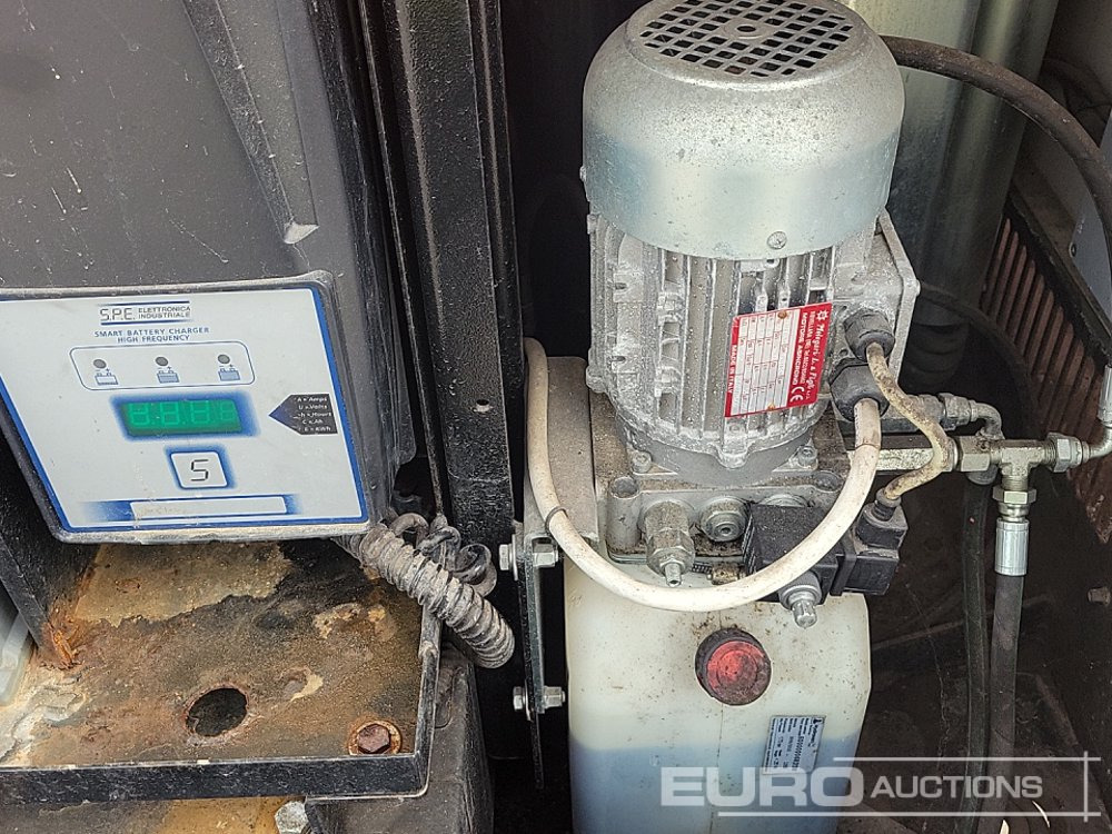 Mat d'éclairage Generac Single Axle LED Lighting Tower, Linz Engine: photos 16 Mat d'éclairage Generac Single Axle LED Lighting Tower, Linz Engine: photos 16