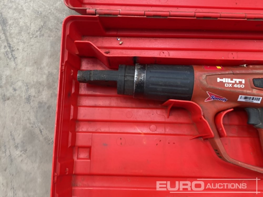 Hilti DX460 Nail Gun (Body & Case Only) - Matériel de chantier: photos 5 Hilti DX460 Nail Gun (Body & Case Only) - Matériel de chantier: photos 5