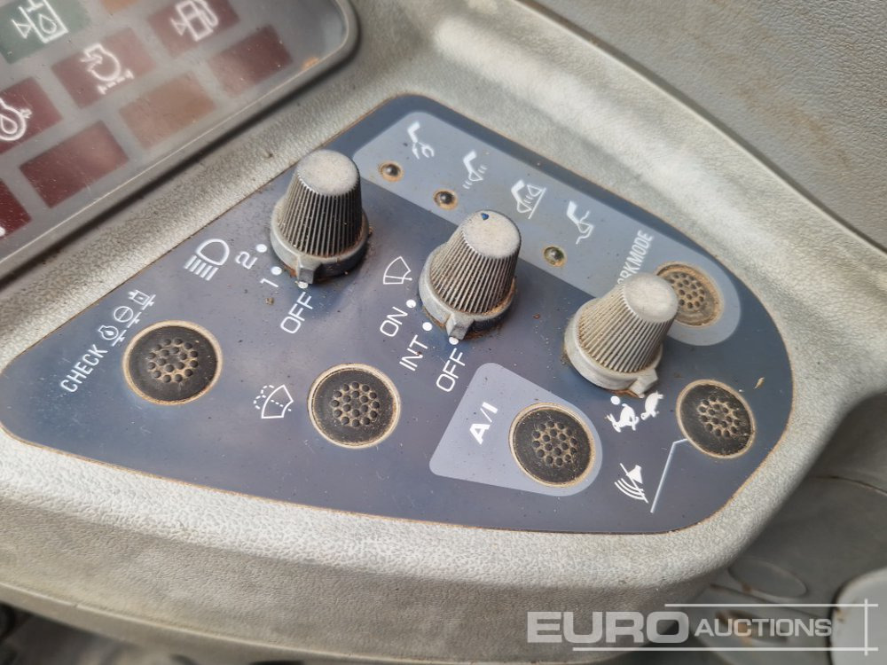 Pelle sur chenille Hitachi EX135: photos 46