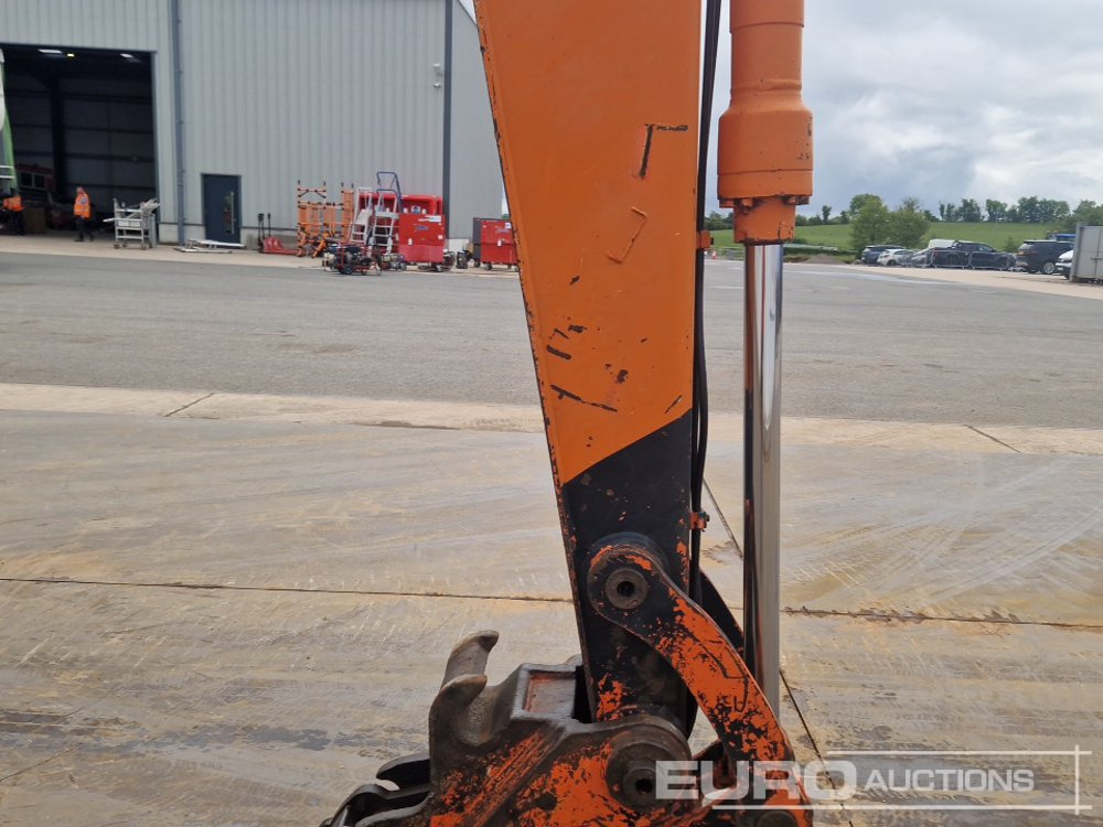 Pelle sur chenille Hitachi EX135: photos 41
