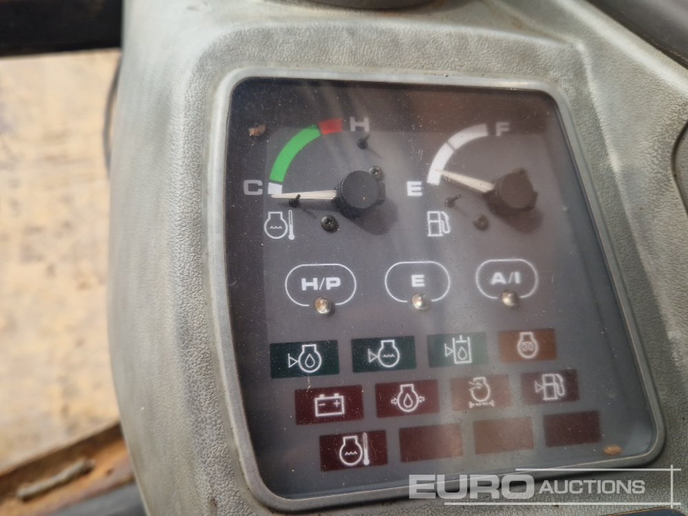 Pelle sur chenille Hitachi EX135: photos 45