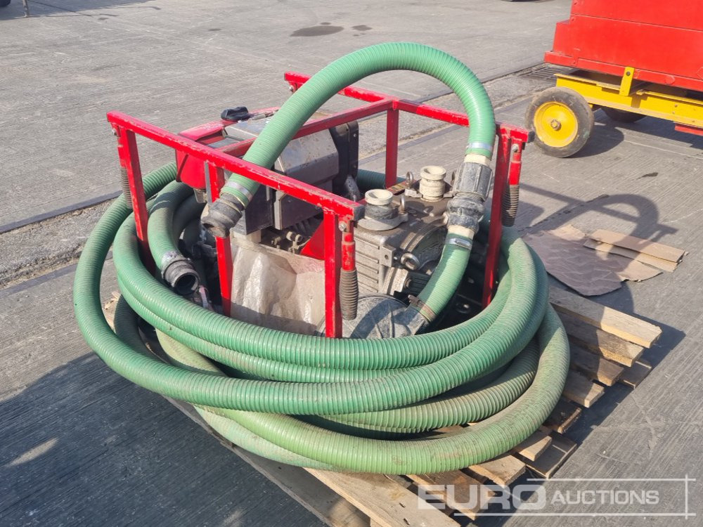 Honda 2” Diesel Water Pump, Suction & Delivery Hoses - Pompe à eau: photos 1 Honda 2” Diesel Water Pump, Suction & Delivery Hoses - Pompe à eau: photos 1