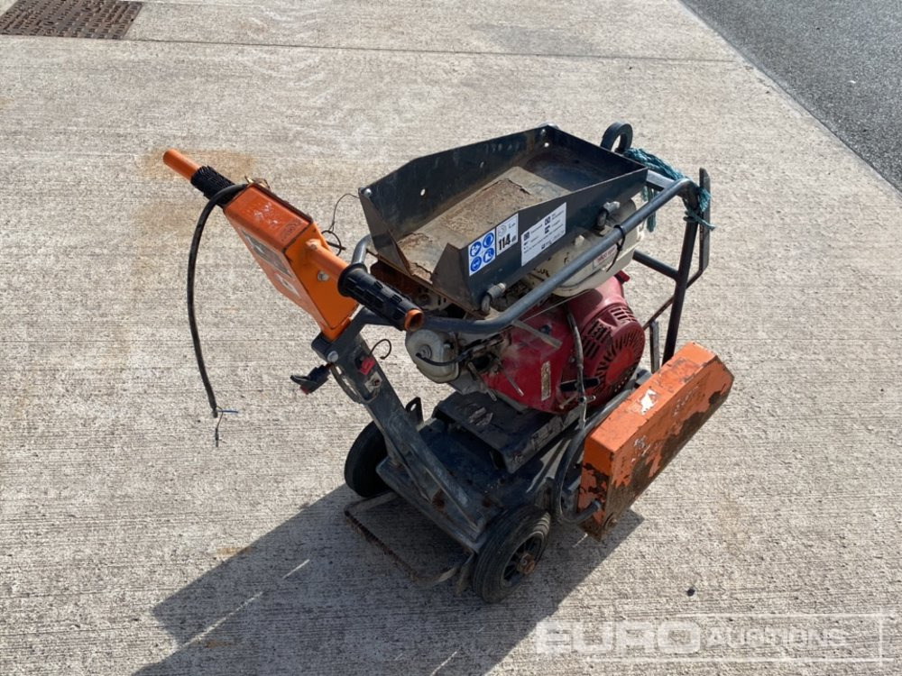 Husqvarna Petrol Road Saw, Honda Engine (Spares) - Travaux routiers: photos 3 Husqvarna Petrol Road Saw, Honda Engine (Spares) - Travaux routiers: photos 3