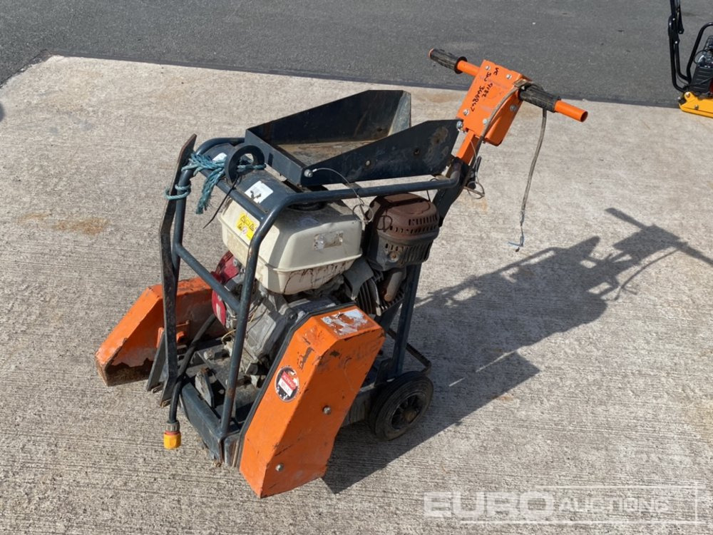 Husqvarna Petrol Road Saw, Honda Engine (Spares) - Travaux routiers: photos 1 Husqvarna Petrol Road Saw, Honda Engine (Spares) - Travaux routiers: photos 1