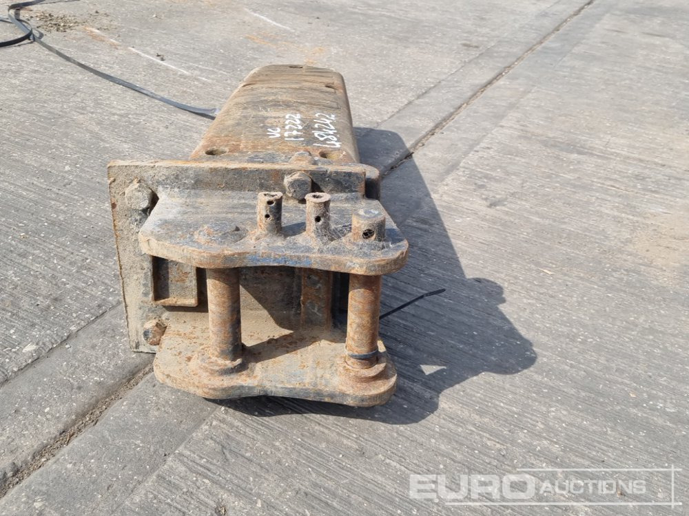 Hydraulic Breaker 30mm Pin to suit Mini Excavator - Marteau hydraulique: photos 4 Hydraulic Breaker 30mm Pin to suit Mini Excavator - Marteau hydraulique: photos 4