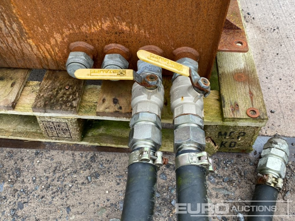 Matériel de chantier Hydraulic & Fuel Tank (2 of): photos 10