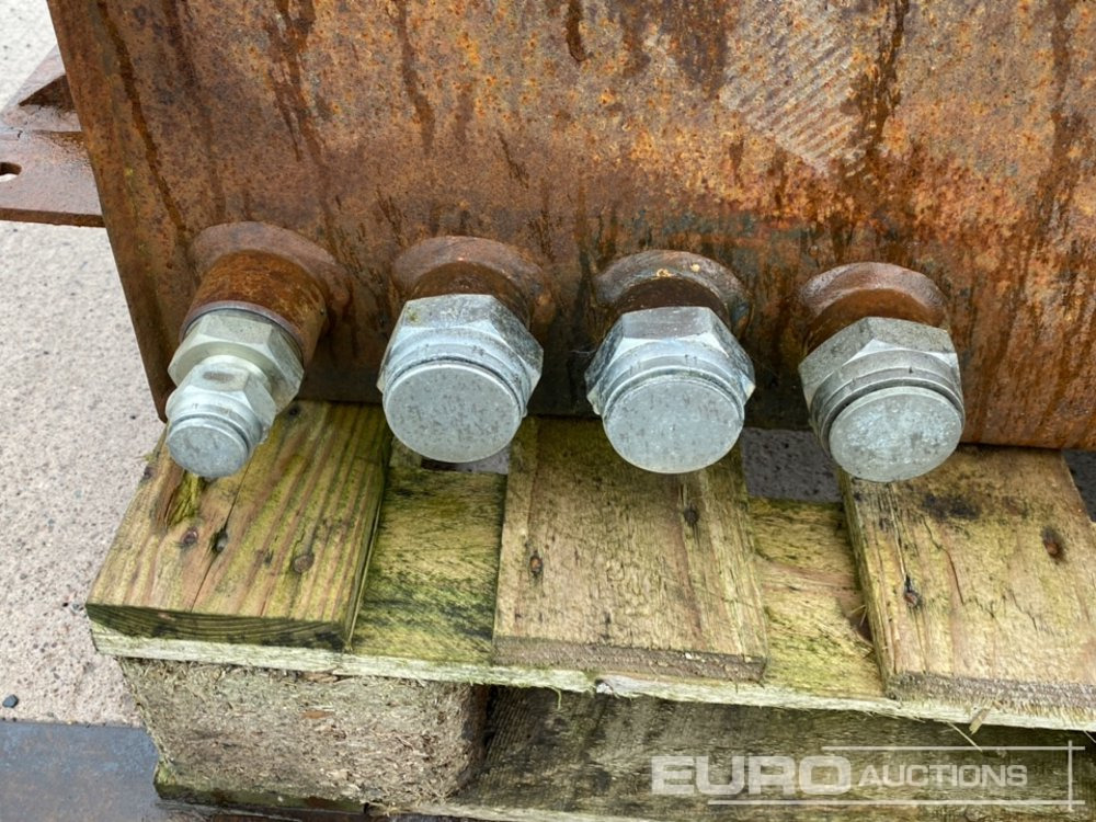Matériel de chantier Hydraulic & Fuel Tank (2 of): photos 12