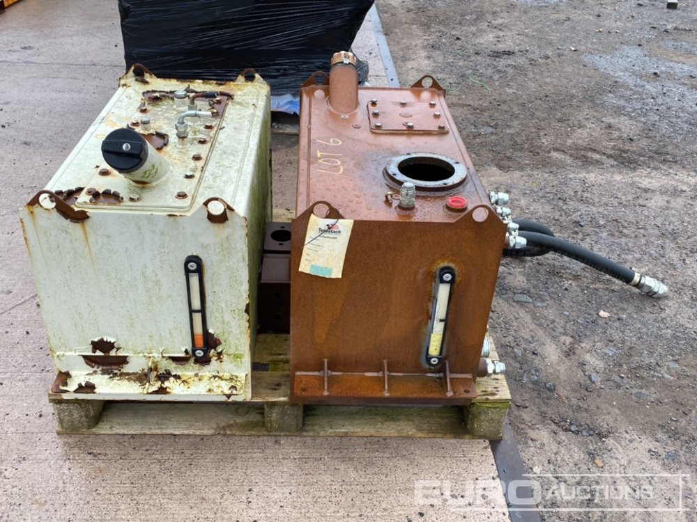 Matériel de chantier Hydraulic & Fuel Tank (2 of): photos 6