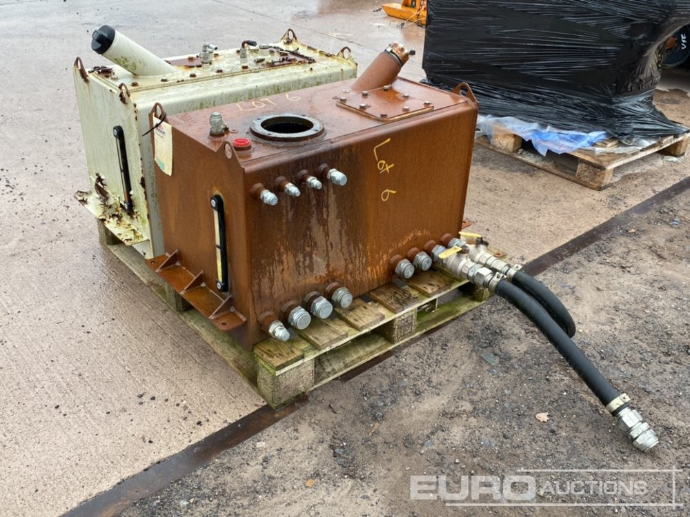 Matériel de chantier Hydraulic & Fuel Tank (2 of): photos 7