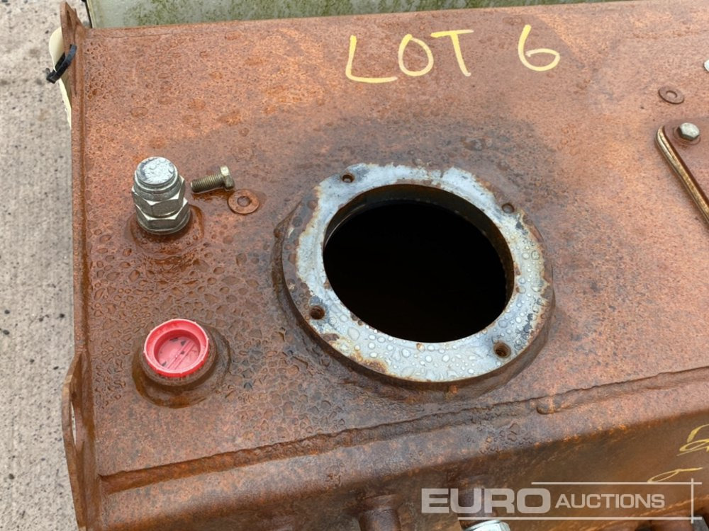 Matériel de chantier Hydraulic & Fuel Tank (2 of): photos 15