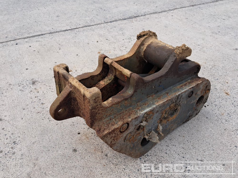 Hydraulic Quick Hitch 80mm Pin to suit 20 Ton Excavator - Attache rapide: photos 1 Hydraulic Quick Hitch 80mm Pin to suit 20 Ton Excavator - Attache rapide: photos 1