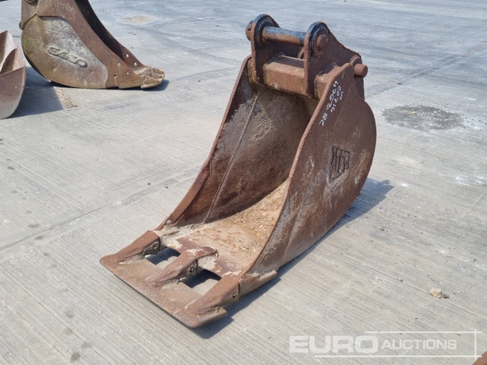 JCB 24" Digging Bucket 65mm Pin to suit 13 Ton Excavator - Godet: photos 1 JCB 24" Digging Bucket 65mm Pin to suit 13 Ton Excavator - Godet: photos 1