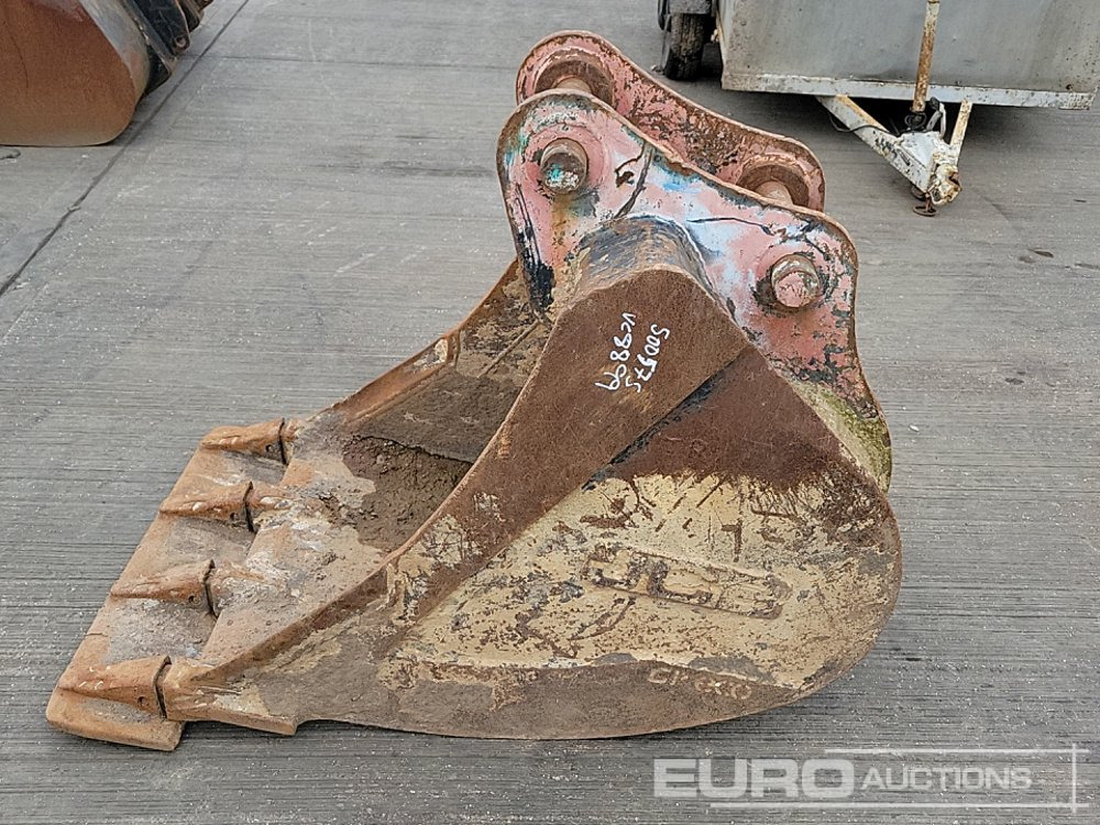 JCB 32" Digging Bucket 65mm Pin to suit 13 Ton Excavator - Godet: photos 2 JCB 32" Digging Bucket 65mm Pin to suit 13 Ton Excavator - Godet: photos 2