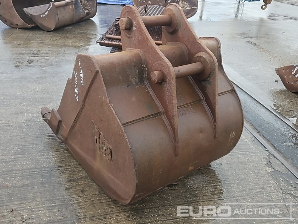 JCB 42" Digging Bucket 65mm Pin to suit 13 Ton Excavator - Godet: photos 3 JCB 42" Digging Bucket 65mm Pin to suit 13 Ton Excavator - Godet: photos 3