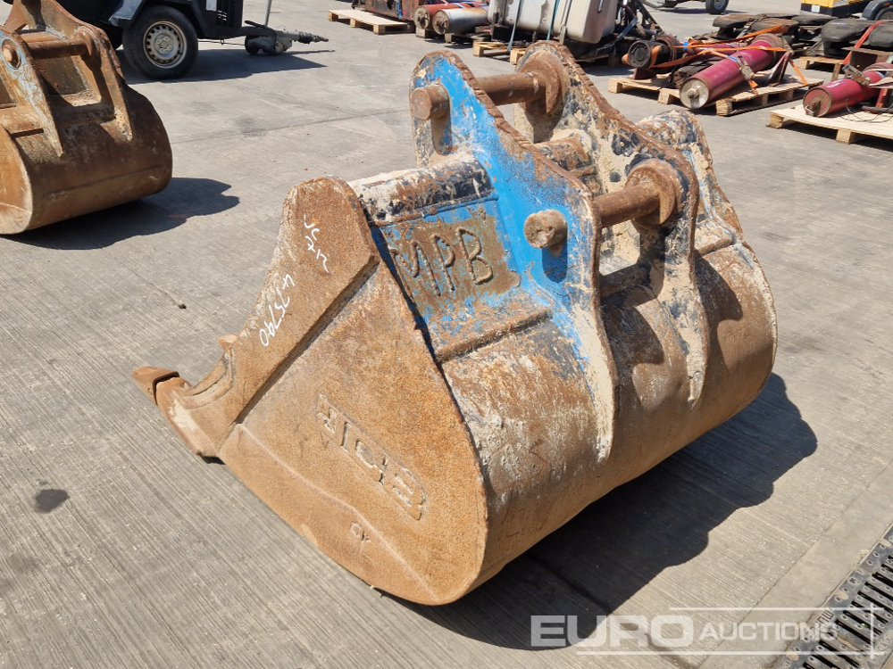 JCB 48" Digging Bucket 65mm Pin to suit 13 Ton Excavator - Godet: photos 3 JCB 48" Digging Bucket 65mm Pin to suit 13 Ton Excavator - Godet: photos 3