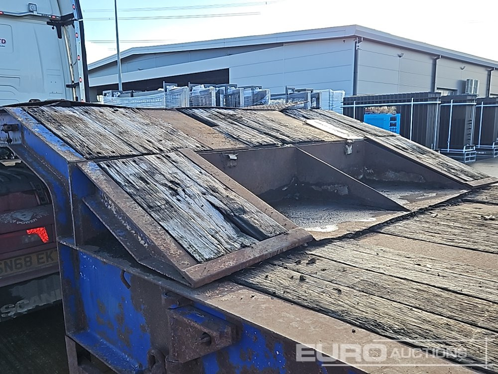 Semi-remorque surbaissé King 4 Axle Step Frame Low Loader Trailer, Neck Ramps, Out Riggers, Rear Steering, Hydraulic Fliptoe Ramps: photos 34 Semi-remorque surbaissé King 4 Axle Step Frame Low Loader Trailer, Neck Ramps, Out Riggers, Rear Steering, Hydraulic Fliptoe Ramps: photos 34