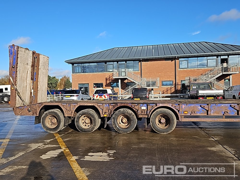 Semi-remorque surbaissé King 4 Axle Step Frame Low Loader Trailer, Neck Ramps, Out Riggers, Rear Steering, Hydraulic Fliptoe Ramps: photos 8 Semi-remorque surbaissé King 4 Axle Step Frame Low Loader Trailer, Neck Ramps, Out Riggers, Rear Steering, Hydraulic Fliptoe Ramps: photos 8