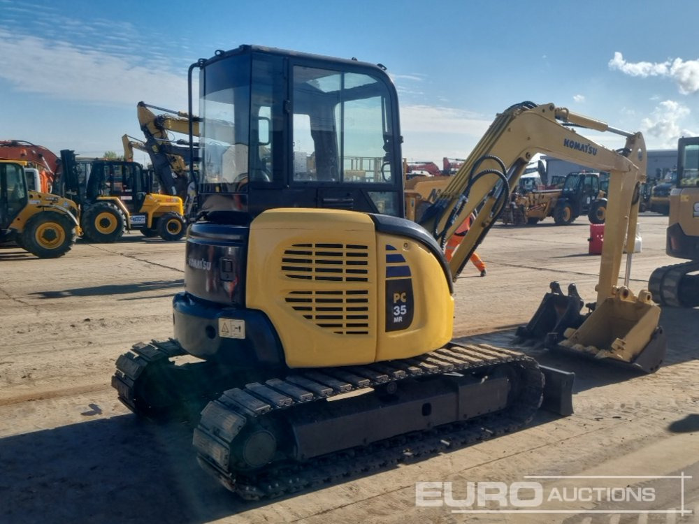 Komatsu PC35MR-2 - Mini pelle: photos 5 Komatsu PC35MR-2 - Mini pelle: photos 5