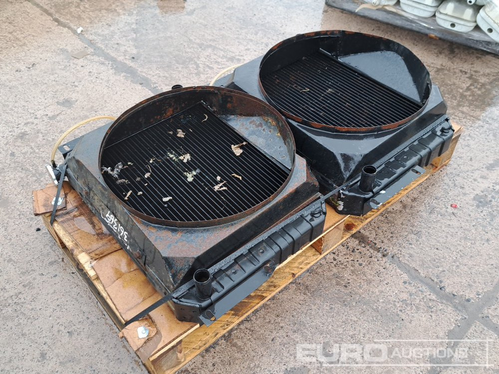 Machine Radiator (2 of) - Matériel de chantier: photos 3 Machine Radiator (2 of) - Matériel de chantier: photos 3