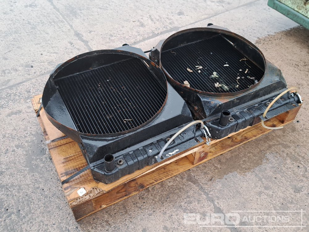 Machine Radiator (2 of) - Matériel de chantier: photos 1 Machine Radiator (2 of) - Matériel de chantier: photos 1