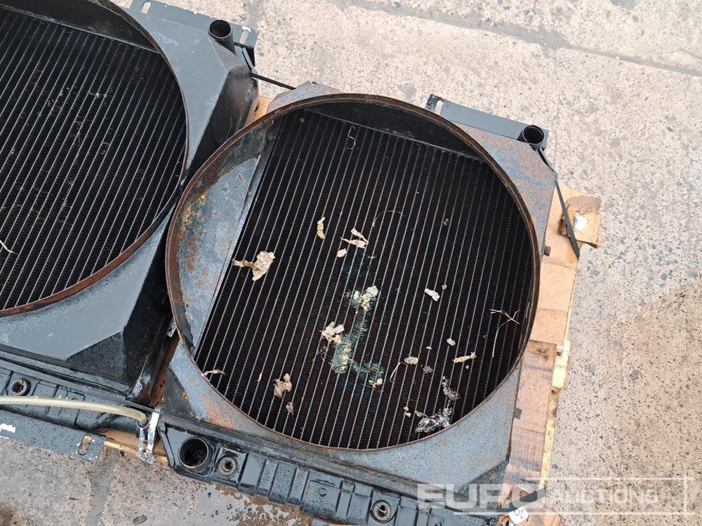 Machine Radiator (2 of) - Matériel de chantier: photos 5 Machine Radiator (2 of) - Matériel de chantier: photos 5