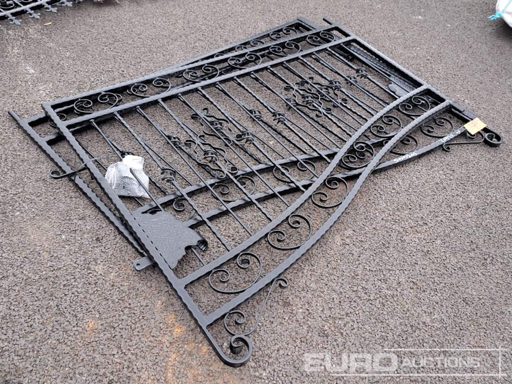 12' x 4' 10" Decorative Driveway Gates & Brackets - Machine agricole: photos 3 12' x 4' 10" Decorative Driveway Gates & Brackets - Machine agricole: photos 3