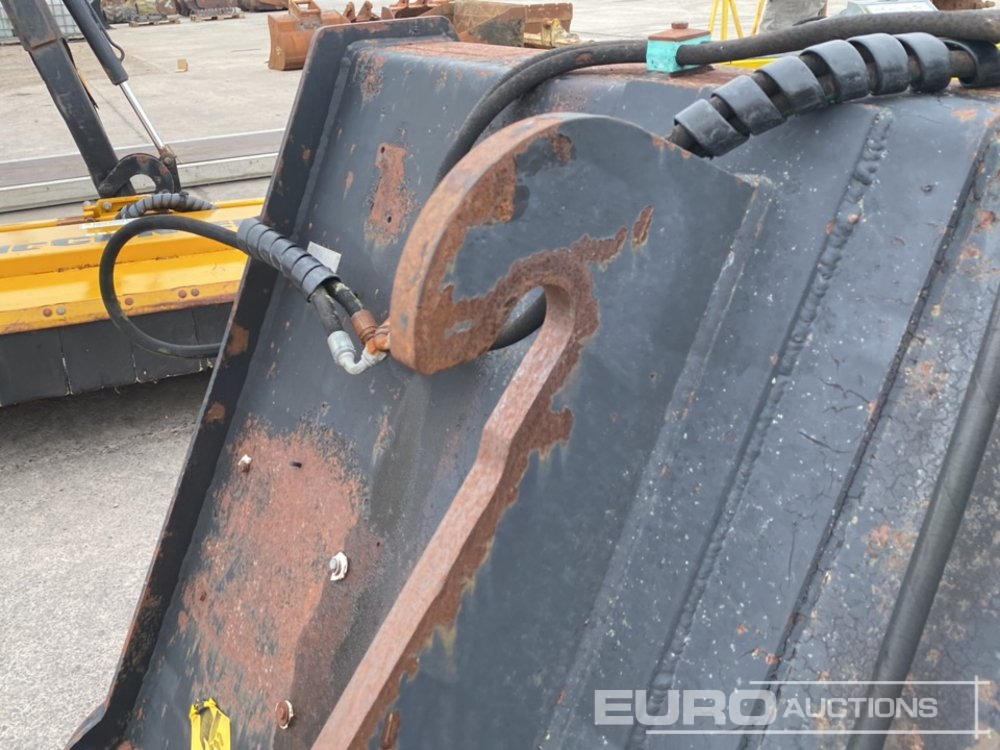 Agriweld 92" Feeding Bucket to suit JCB - Machine agricole: photos 5 Agriweld 92" Feeding Bucket to suit JCB - Machine agricole: photos 5
